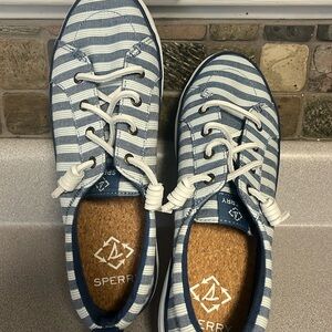 Women Sperry Canvas slip ons Sz9